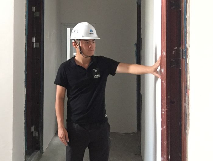 1530265198165543.jpg 2在项目现场对楼层施工情况进行查抄1.jpg