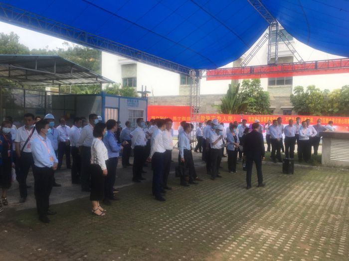 52视察现场。刘彩凤 摄.jpg