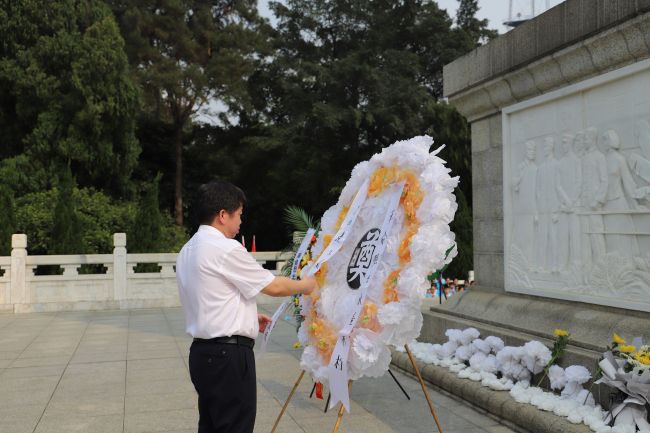 整顿挽联。杨钰 摄（建图）.jpg