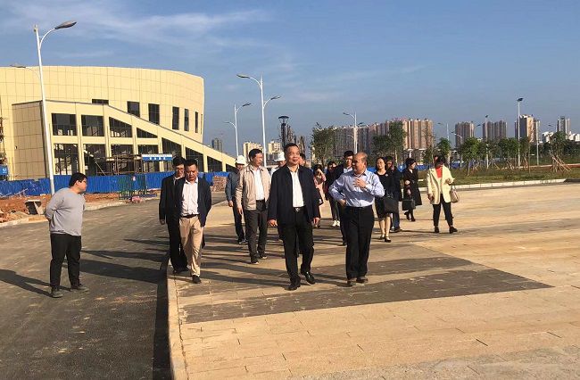 调研现场。何传康 摄（建图）.jpg