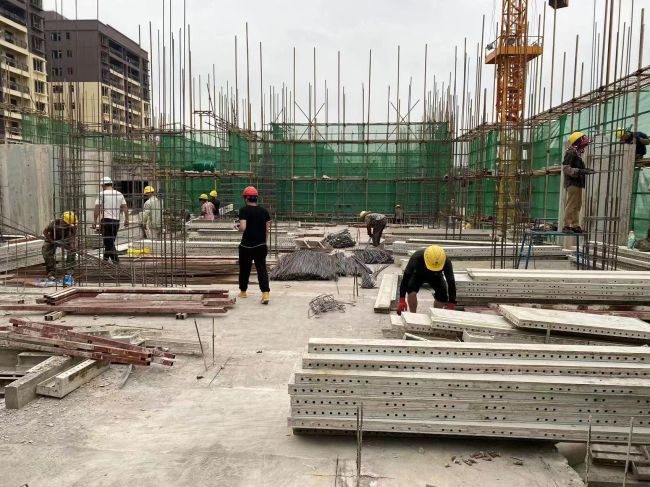 楼面施工。马幼云 摄（建图）.jpg