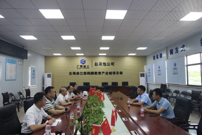 座谈会现场。梁红玉 摄（建图）.jpg