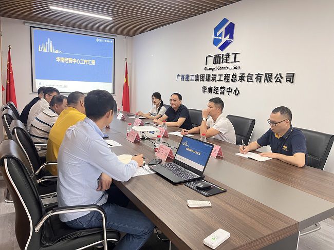调研现场。杨德辉 摄（建图）.jpg
